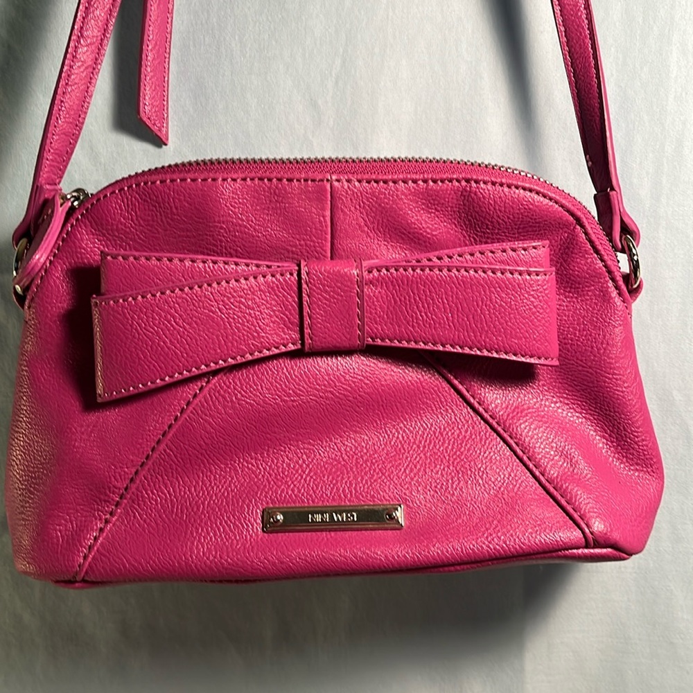 Nine West EUC pink Crossbody purse with CUTE BOW Color little darker than shown